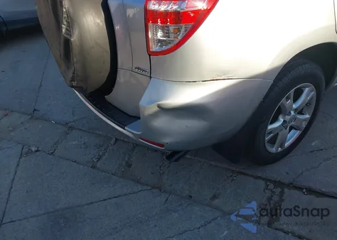 2011 Toyota Rav4 z USA, uszkodzony, nr VIN 2T3BF4DV0BW104717